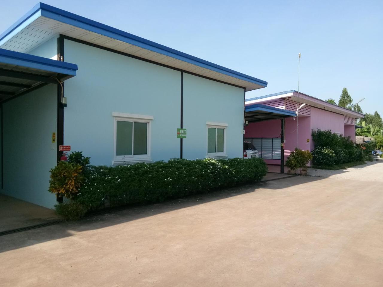 Hi Tech Resort Kabin Buri Екстер'єр фото