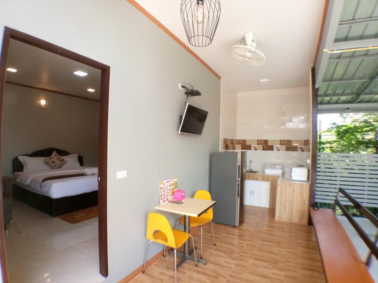 Hi Tech Resort Kabin Buri Номер фото