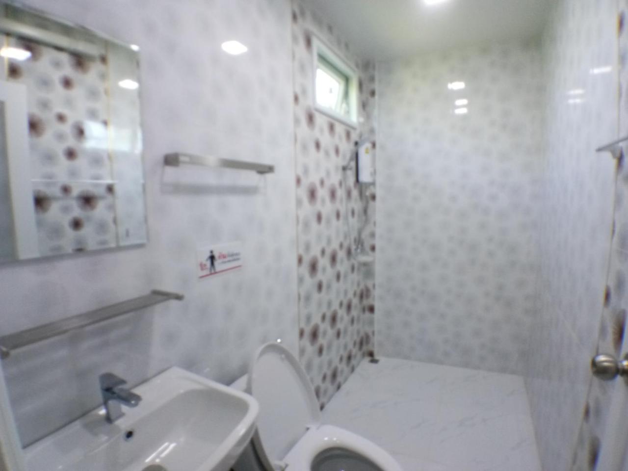 Hi Tech Resort Kabin Buri Екстер'єр фото