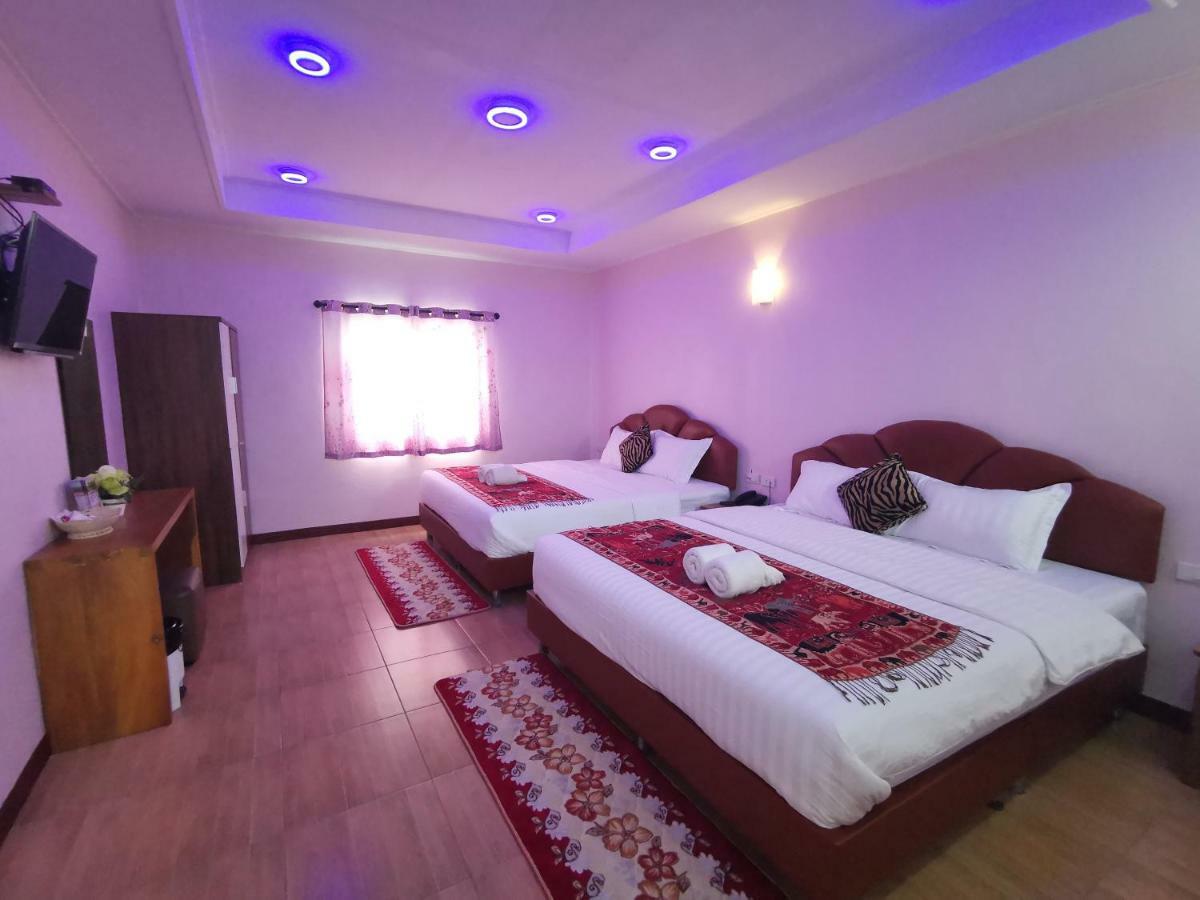 Hi Tech Resort Kabin Buri Екстер'єр фото